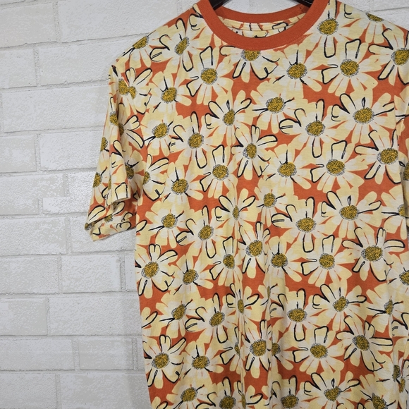 Super Massive super cute floral tee - Picture 6 of 12